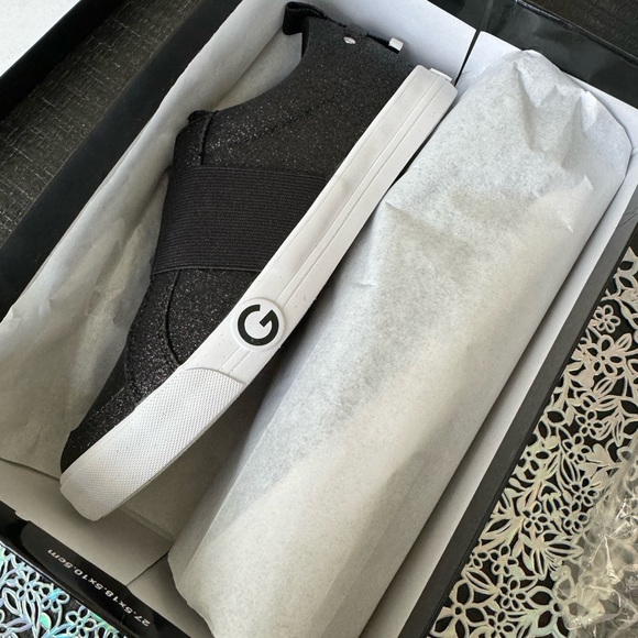 G by Guess Women 10 black sparkle slip on sneaker - Picture 3 of 6